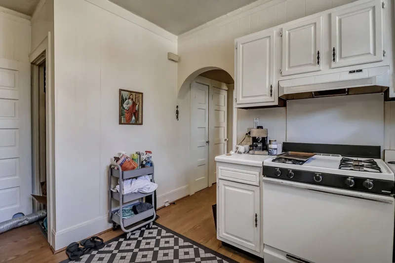 210 E 48th Street, Savannah, Georgia, United States. - Photo 28