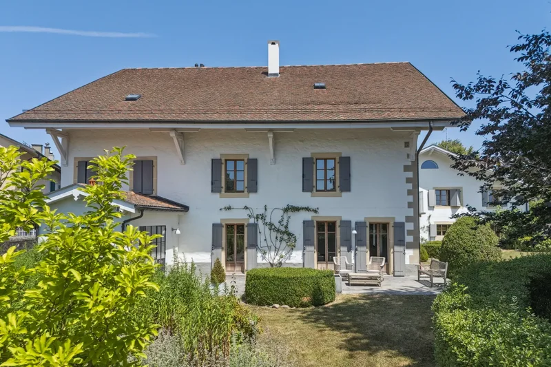 Superb Renovated Farmhouse