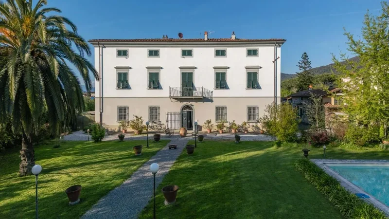 Villa in vendita a Pisa(PI) in Buono composto da 9vani