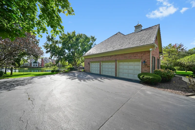 15 S Wynstone Drive , North Barrington, IL 60010, Barrington Hills, Illinois, United States. - Photo 27