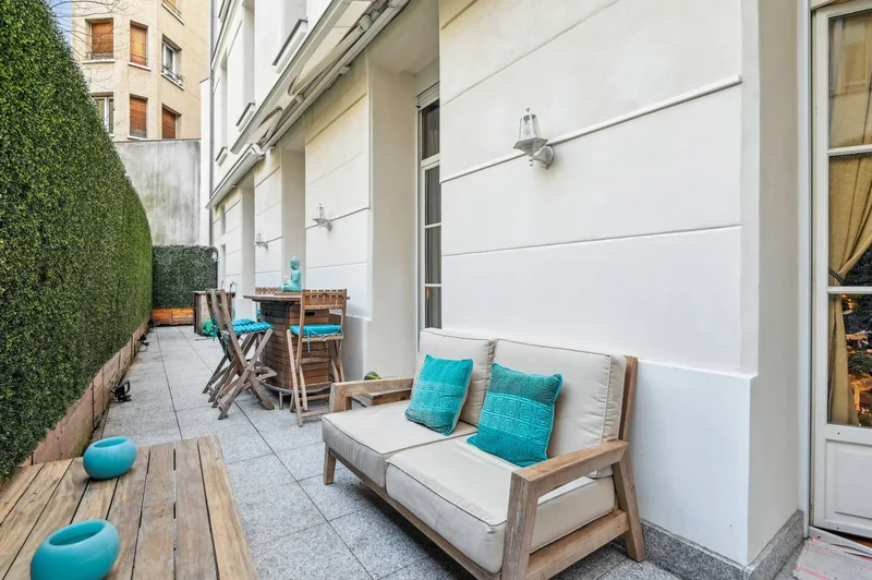 Near Victor Hugo, Nice 120 Sqm Apartment With Large Terrace