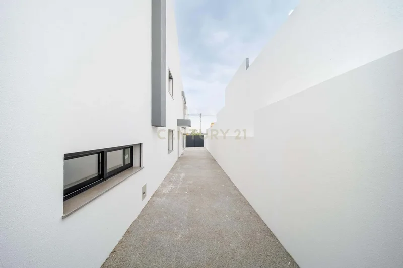 R. Júlio Dinis 204, São Domingos de Rana, Portugal, Sao Domingos de Rana, Lisbon, Portugal. - Photo 37
