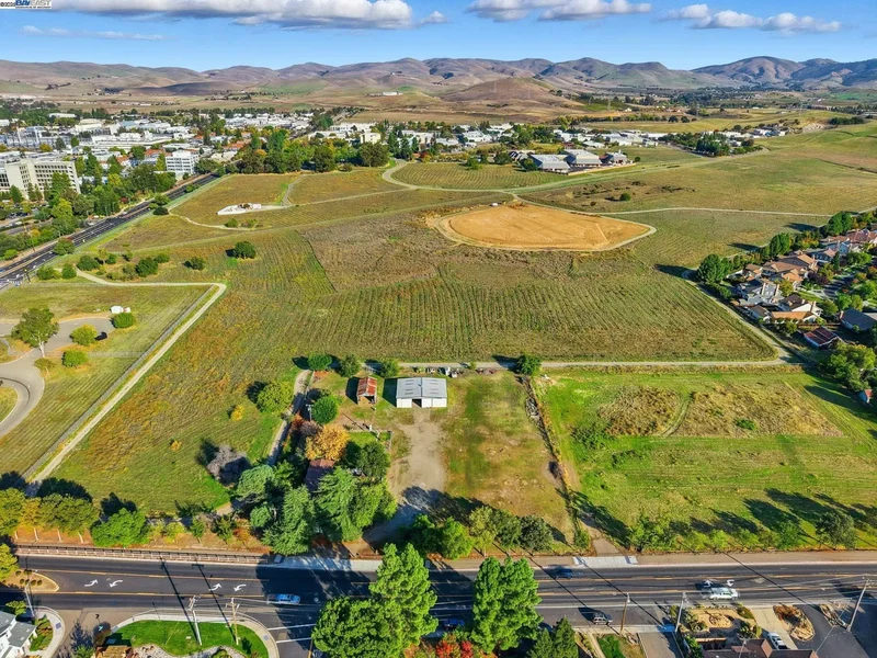 2072 S Vasco Rd, Livermore, California, United States. - Photo 5