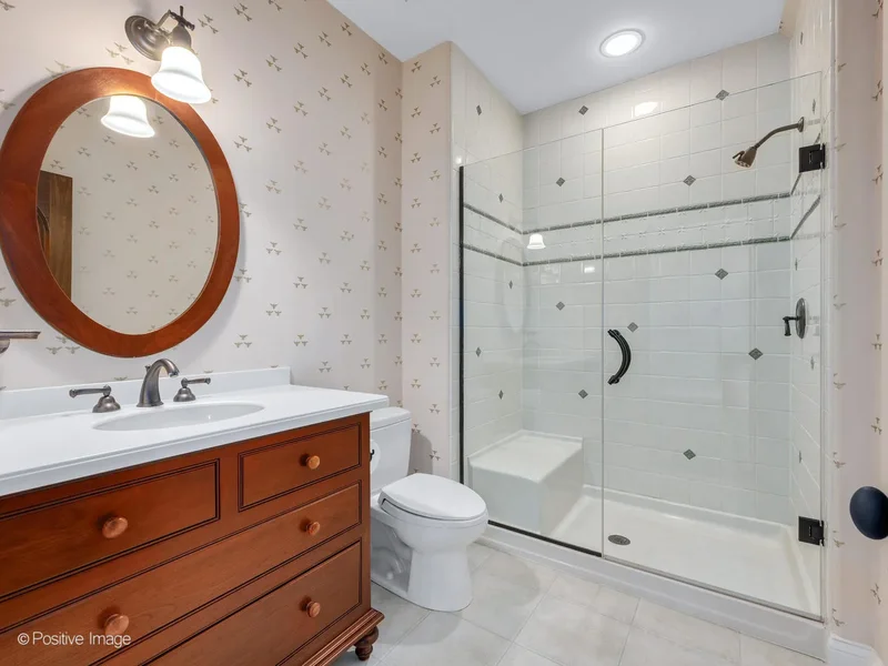 48 FOREST GATE Circle, Oak Brook, Illinois, United States. - Photo 29