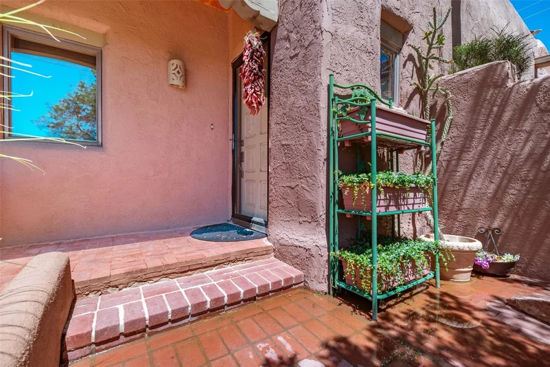 609 Vista de la Ciudad, Santa Fe, NM 87501, Santa Fe, New Mexico, United States. - Photo 27