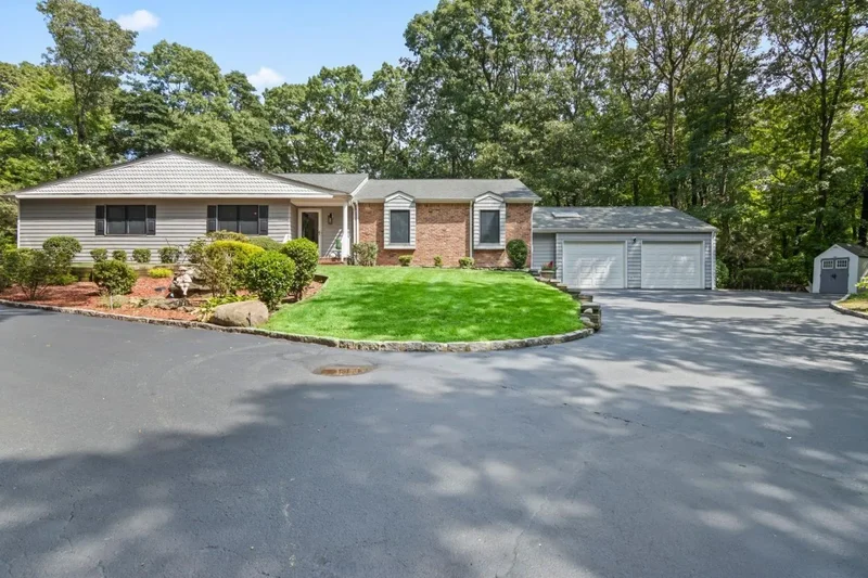 79 Brookhill Lane, Huntington, NY, 11743, USA, Halesite, New York, United States. - Photo 11