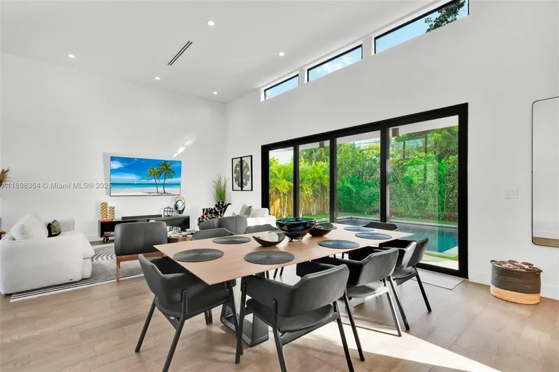 530 NW 41st St, Miami, Florida, United States. - Photo 4