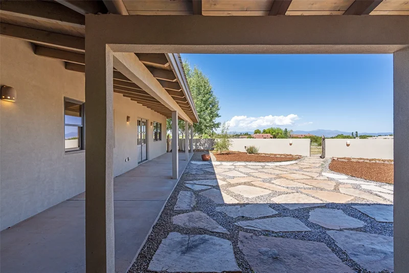 15 Rancho Manana, Santa Fe, NM 87506, Santa Fe, New Mexico, United States. - Photo 32