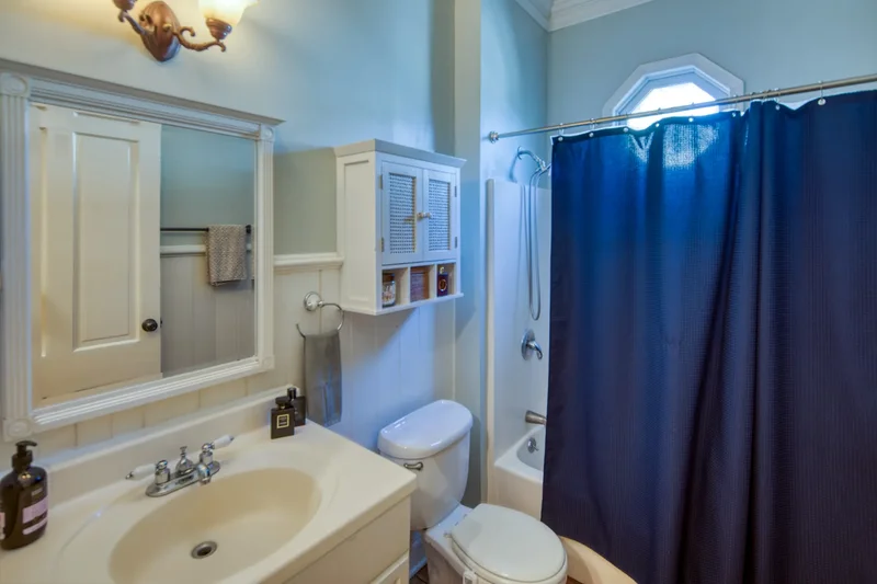 213 West Duffy Street, Savannah, GA 31401, Savannah, Georgia, United States. - Photo 34
