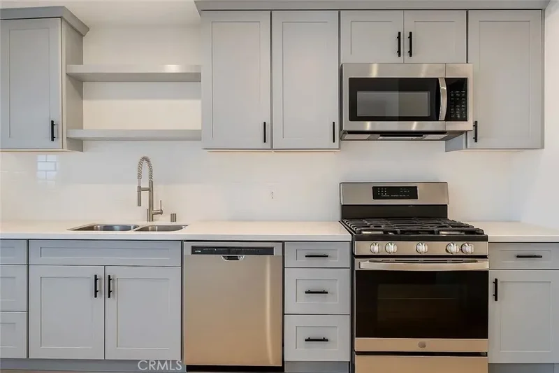 1350 E 8th, Signal Hill, California, United States. - Photo 14