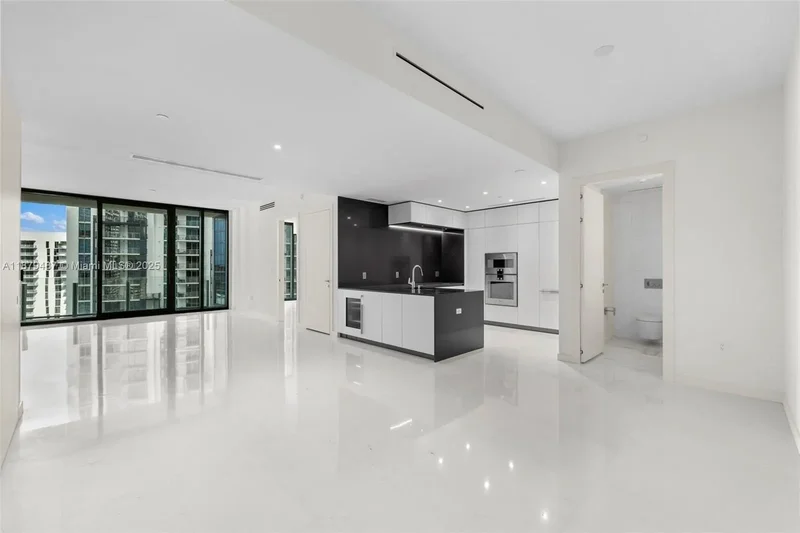 300 Biscayne Blvd Way, #2409, Miami, FL, 33131, USA, Miami, Florida, United States. - Photo 2