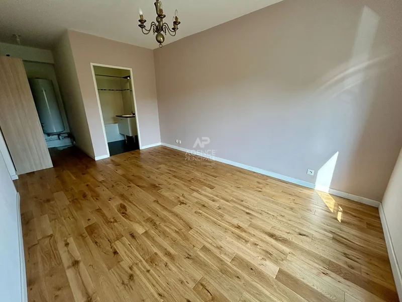 Poissy, Île-de-France, France. - Photo 11