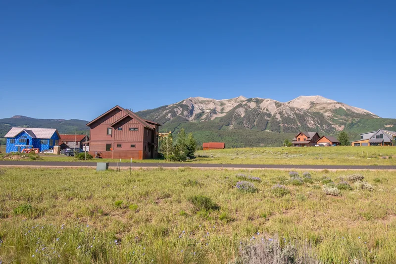 527 South Avion Drive , Crested Butte, CO 81224, Crested Butte, Colorado, United States. - Photo 22