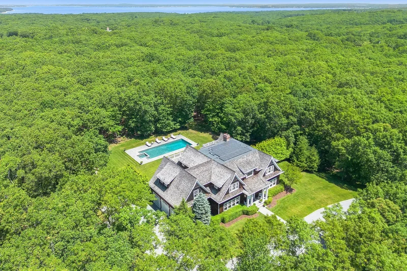 471 Middle Line Hwy, Sag Harbor, New York, United States. - Photo 16
