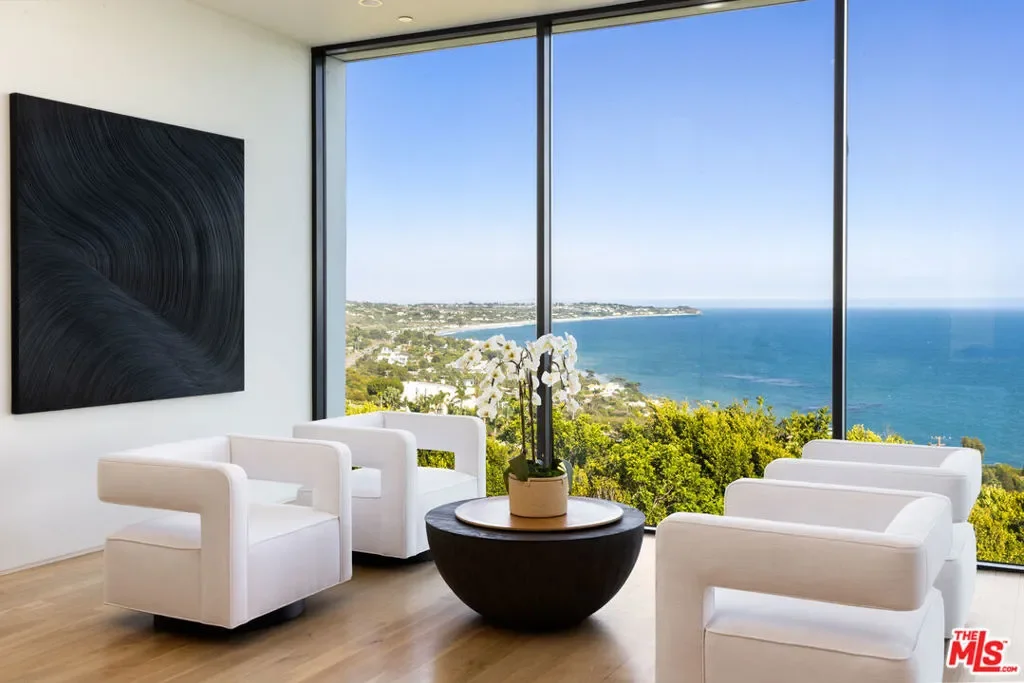 32357 Pacific Coast Highway, Malibu, California, United States. - Photo 18