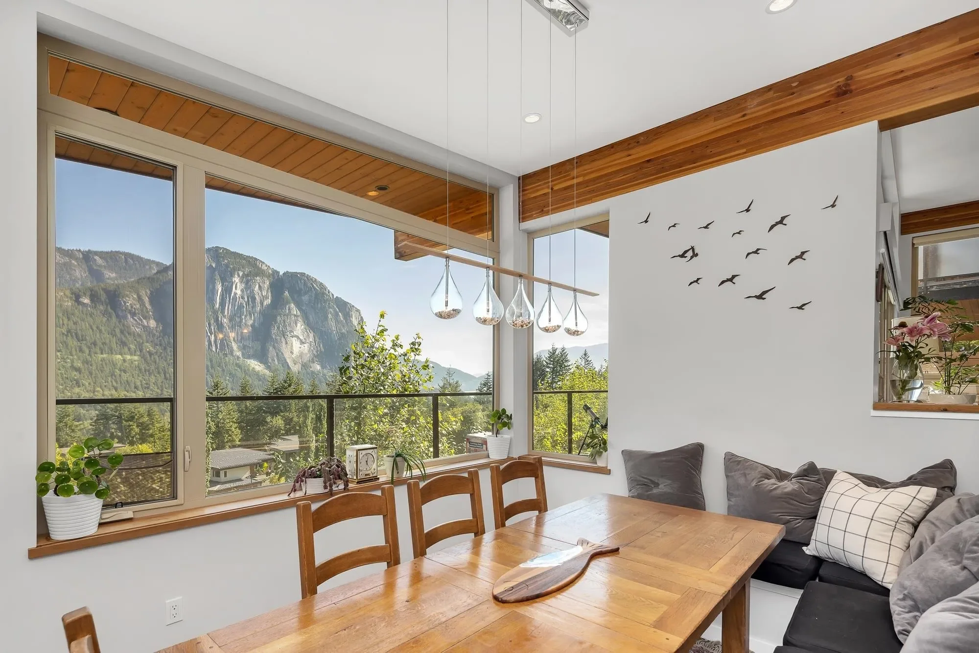 38561 Sky Pilot Drive, Squamish, British Columbia, Canada. - Photo 2