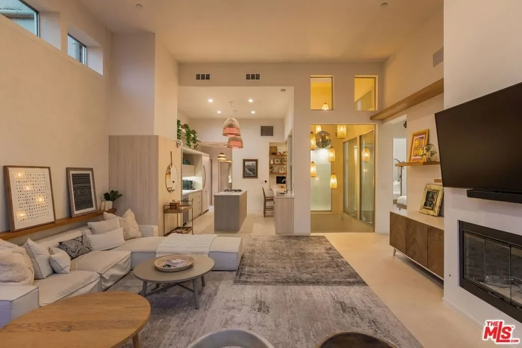 2407 San Marco Drive, Los Angeles, California, United States. - Photo 27