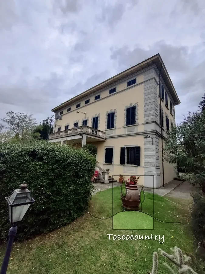 Elegant villa with panoramic views for sale near San Miniato,Tuscany