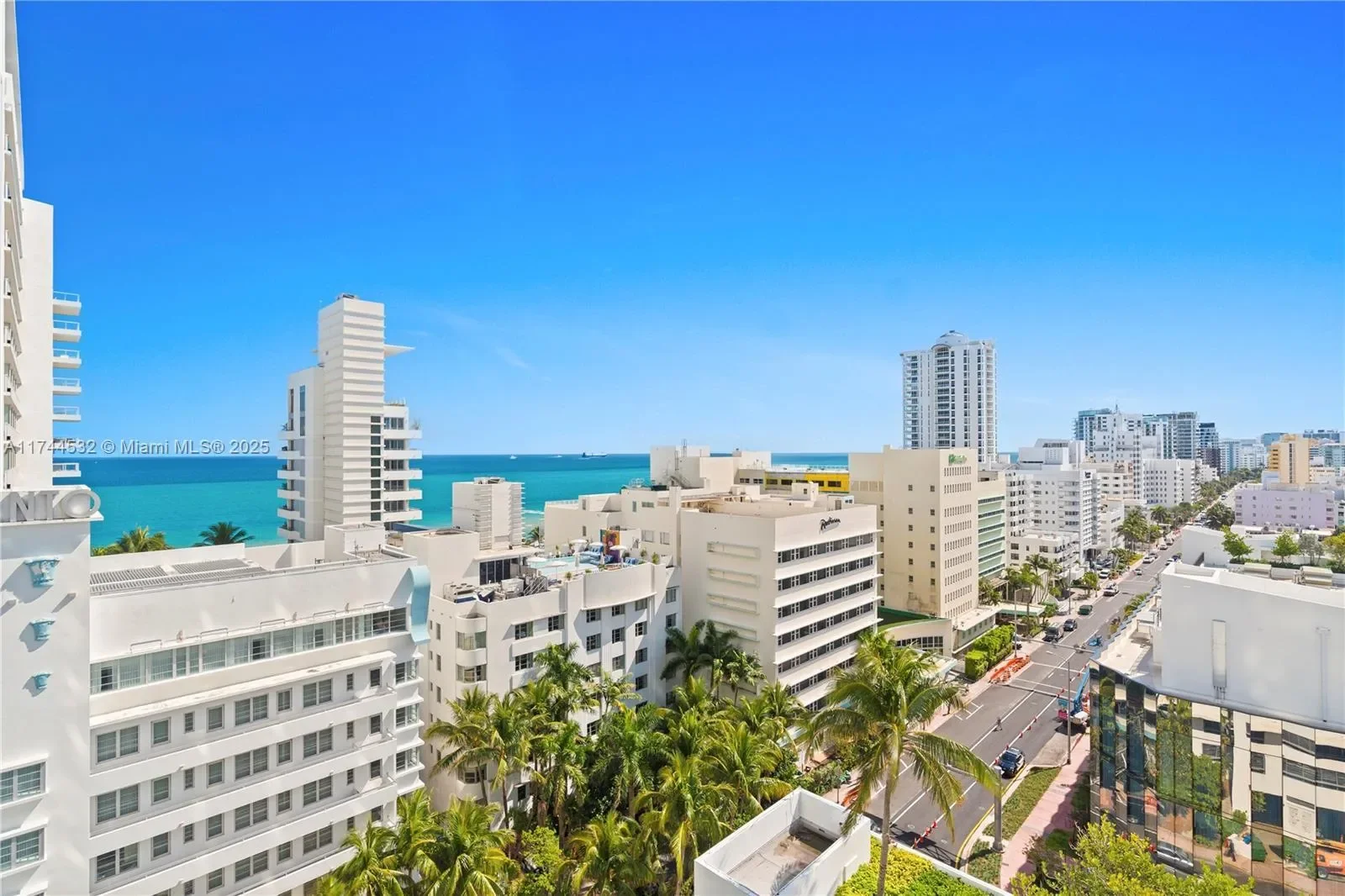 4401 COLLINS AV 1206, Miami Beach, Florida, United States. - Photo 4