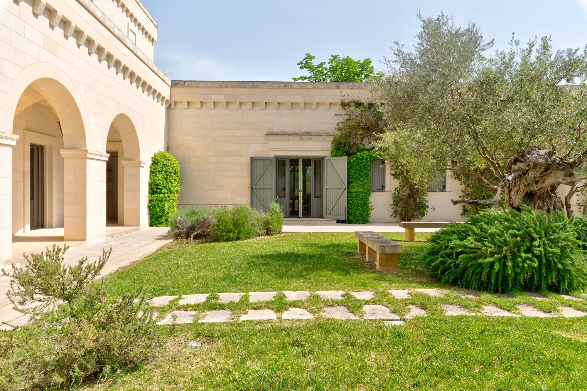 Viale Enzo Ferrari, 70128 Bari BA, Italy, Apulia, Italy. - Photo 5