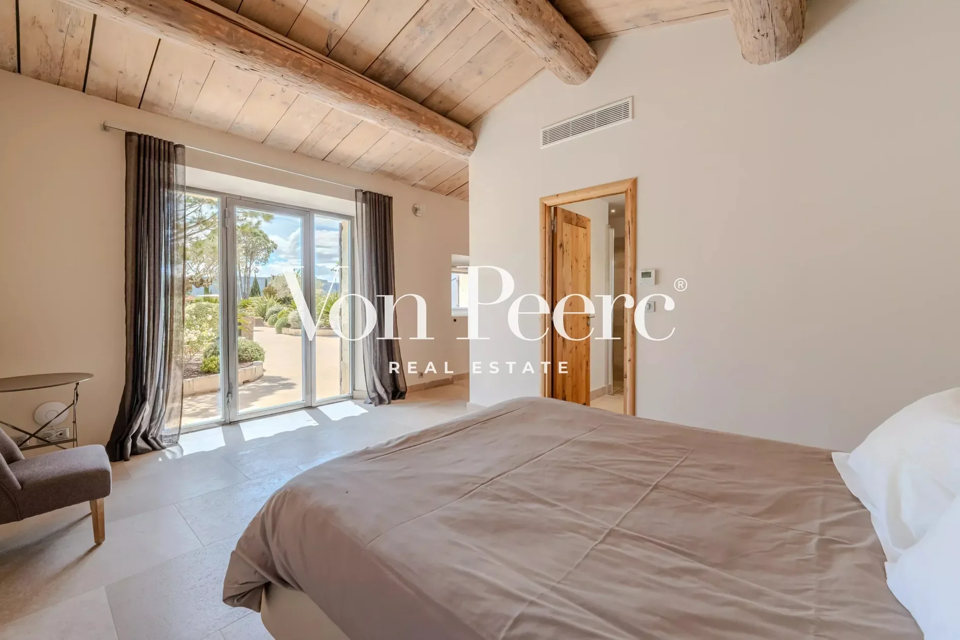 Saint-Rémy-de-Provence, Provence-Alpes-Côte d'Azur, France. - Photo 17
