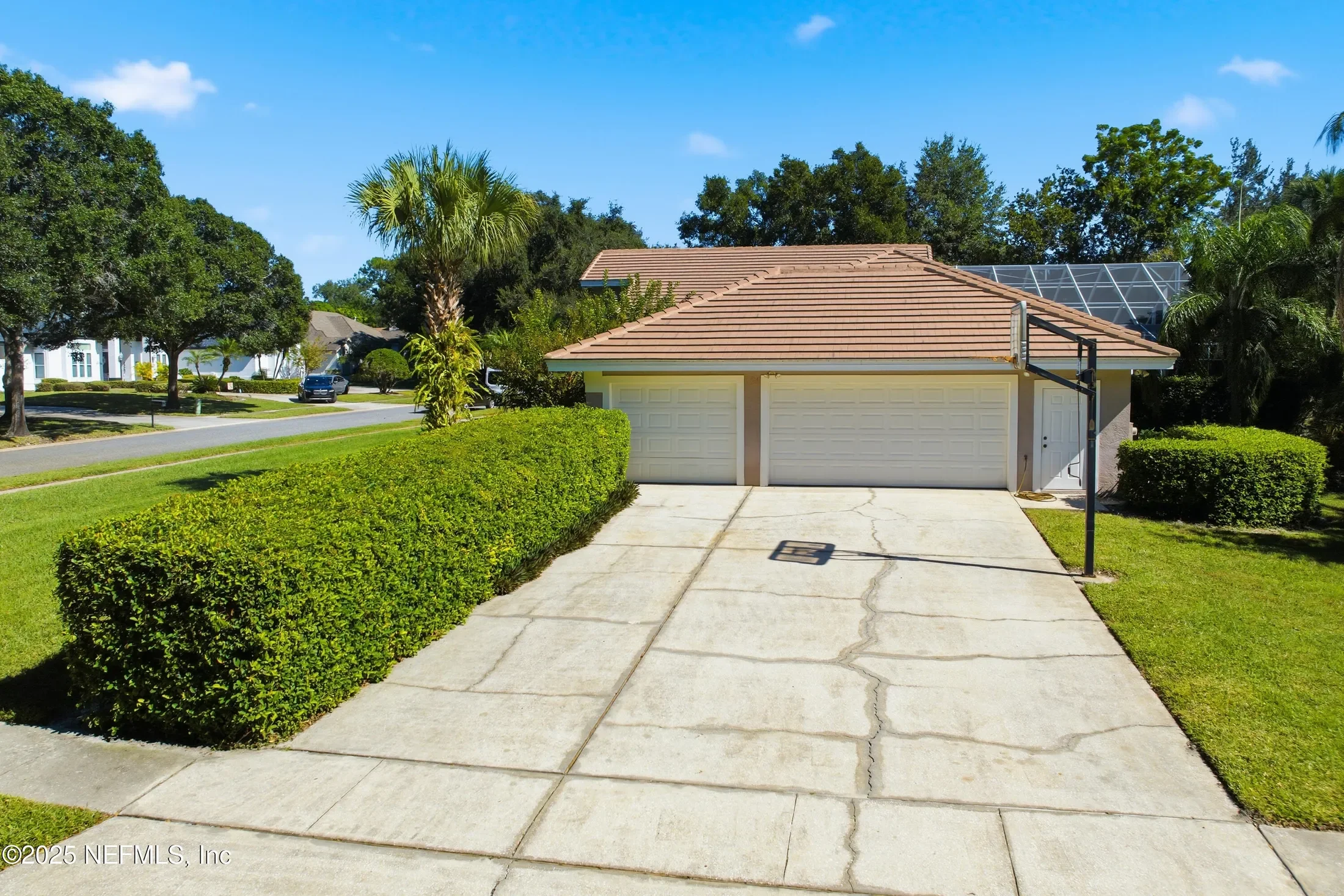 Exterior photo 4