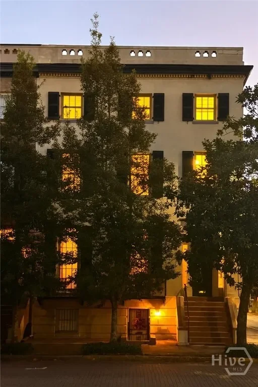 25 W Perry Street, Savannah, Georgia, United States. - Photo 44