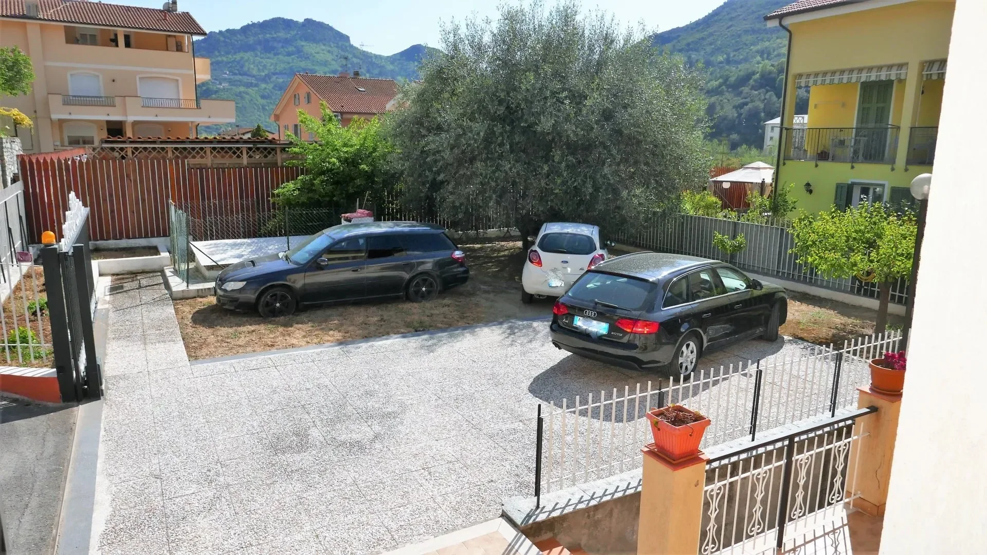 Exterior photo 11