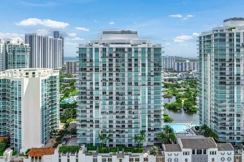 300 Sunny Isles Boulevard, Golden Beach, Florida, United States. - Photo 46