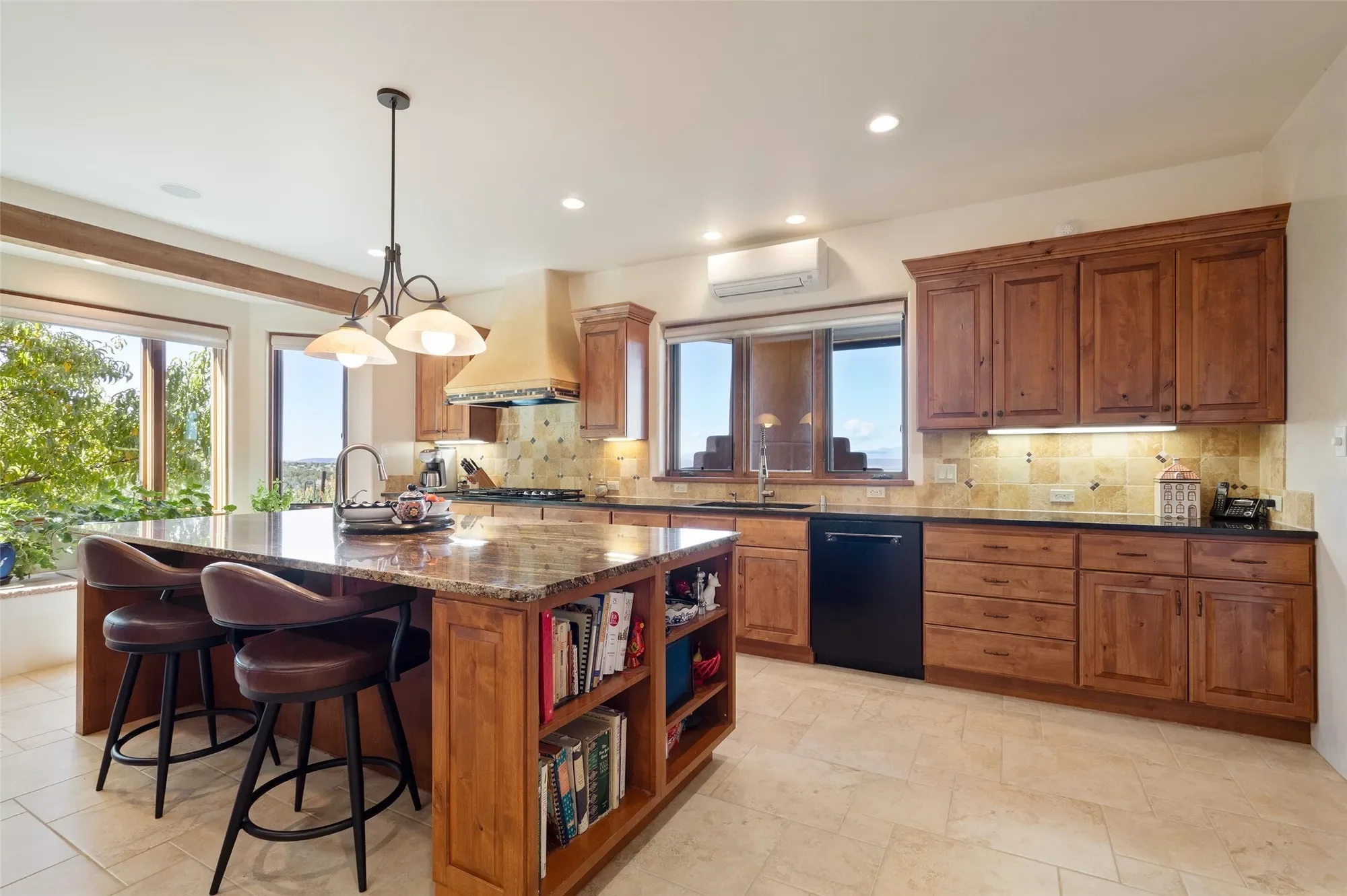 74 Paseo Del Conejo, Santa Fe, NM 87506, Santa Fe, New Mexico, United States. - Photo 8