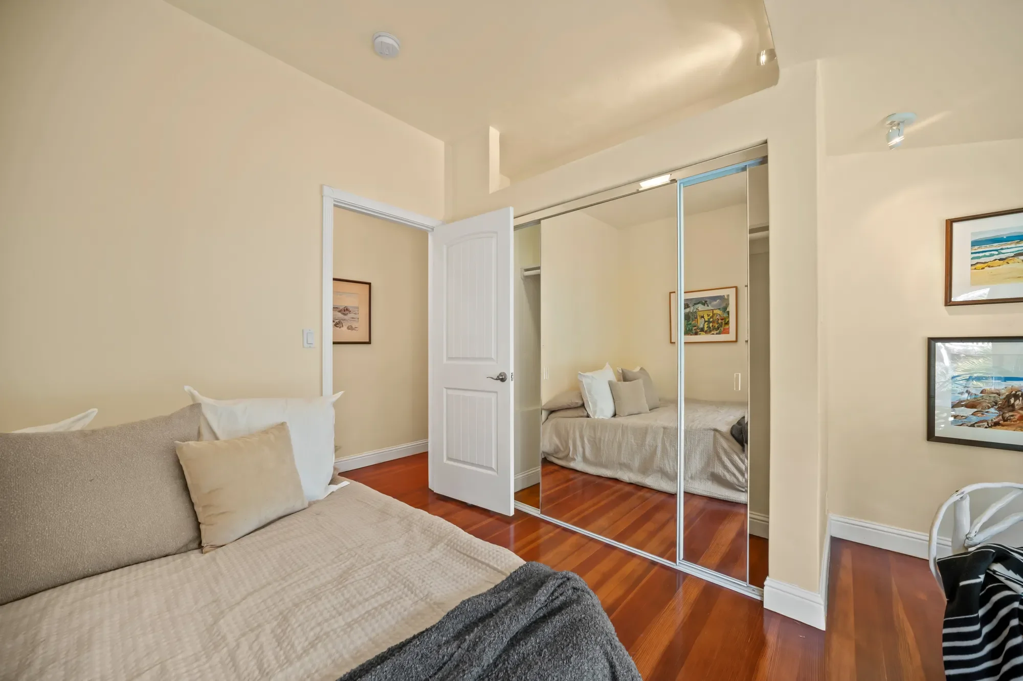 Gallery photo 12