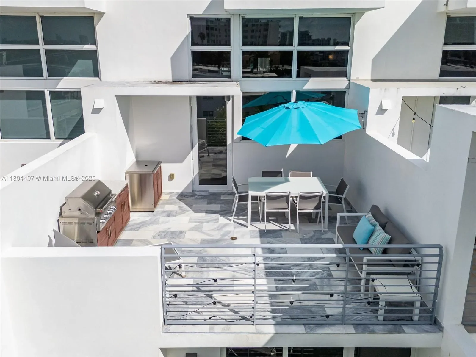 Exterior photo 10