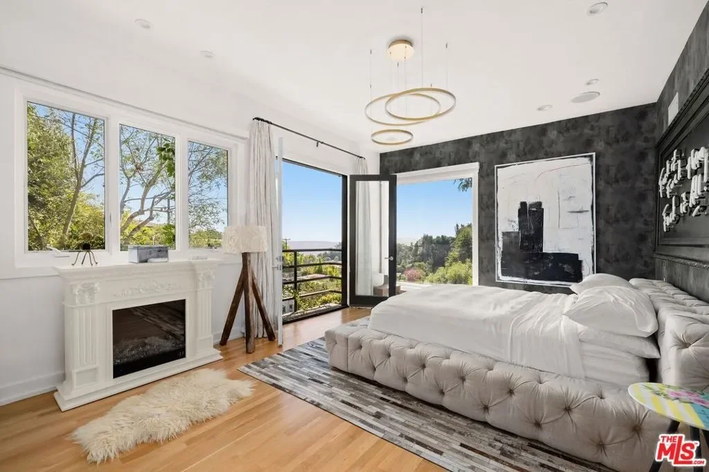 9314 Lloydcrest Drive, Beverly Hills, California, United States. - Photo 1
