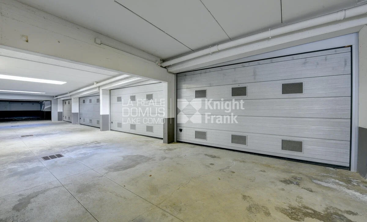 Exterior photo 4