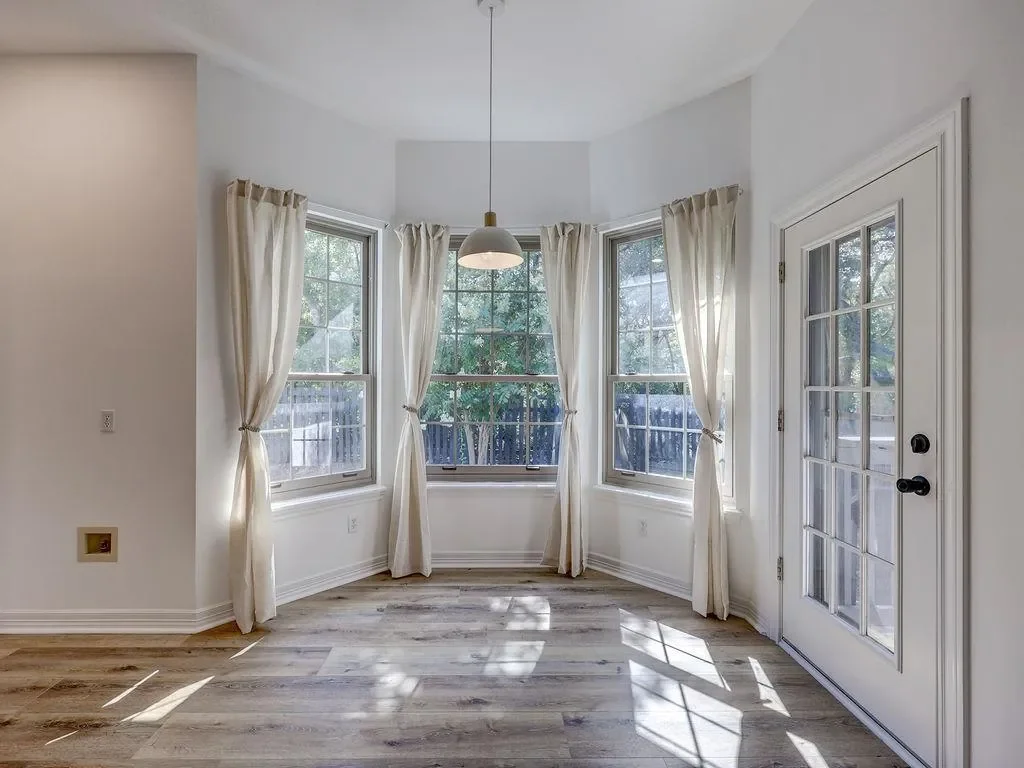 9902 Scenic Bluff DR, Austin, Texas, United States. - Photo 19