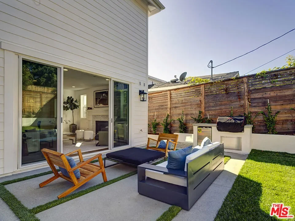 4747 Ambrose Avenue, Los Angeles, California, United States. - Photo 26