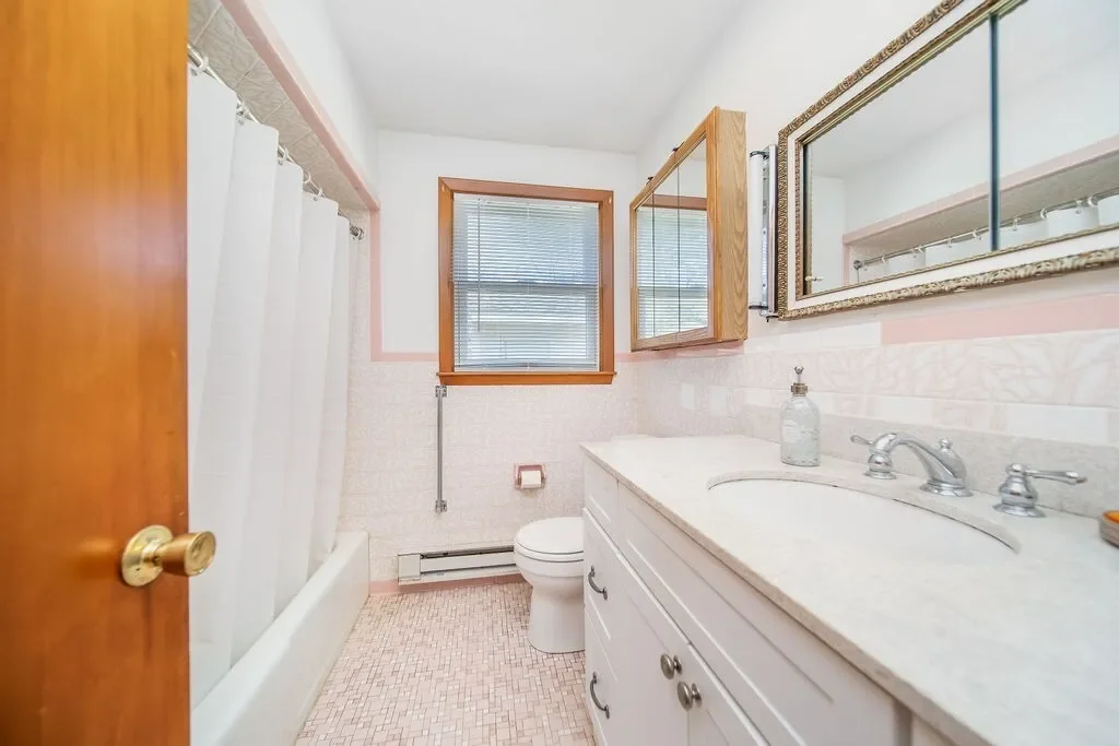 8 Starboard Avenue, Jamestown, Rhode Island, United States. - Photo 3