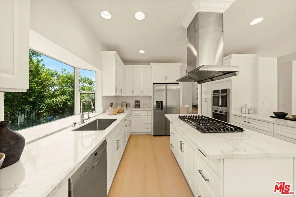 22248 Cairnloch Street, Hidden Hills, California, United States. - Photo 4