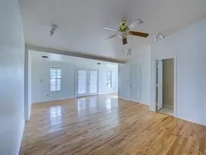 3425 Crawford RD, Spicewood, Texas, United States. - Photo 29