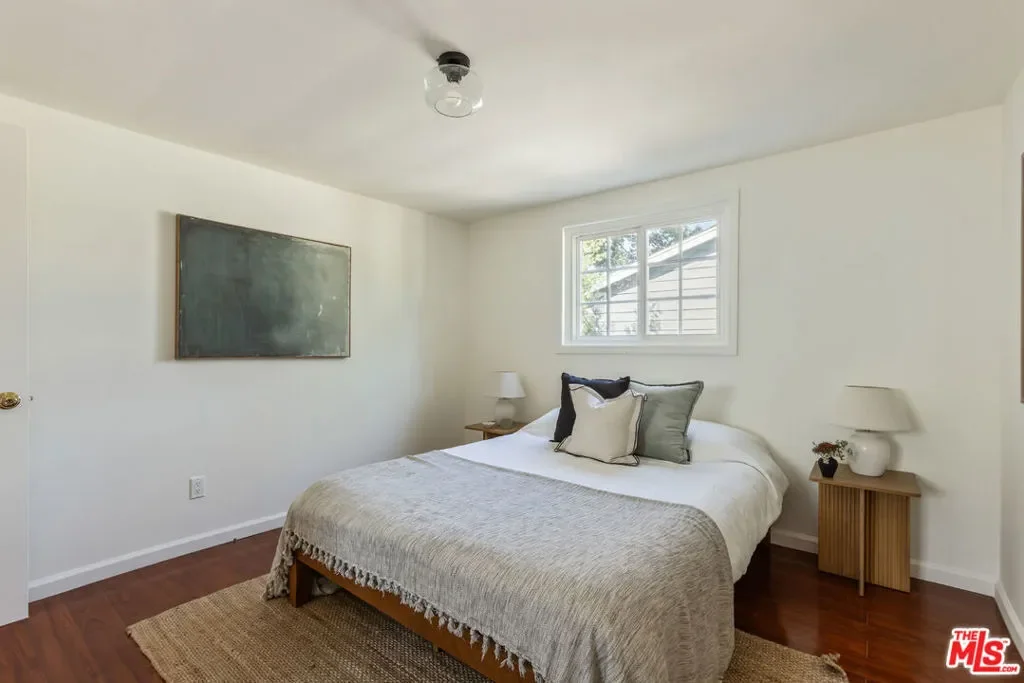 1945 Yosemite Drive, Los Angeles, California, United States. - Photo 43