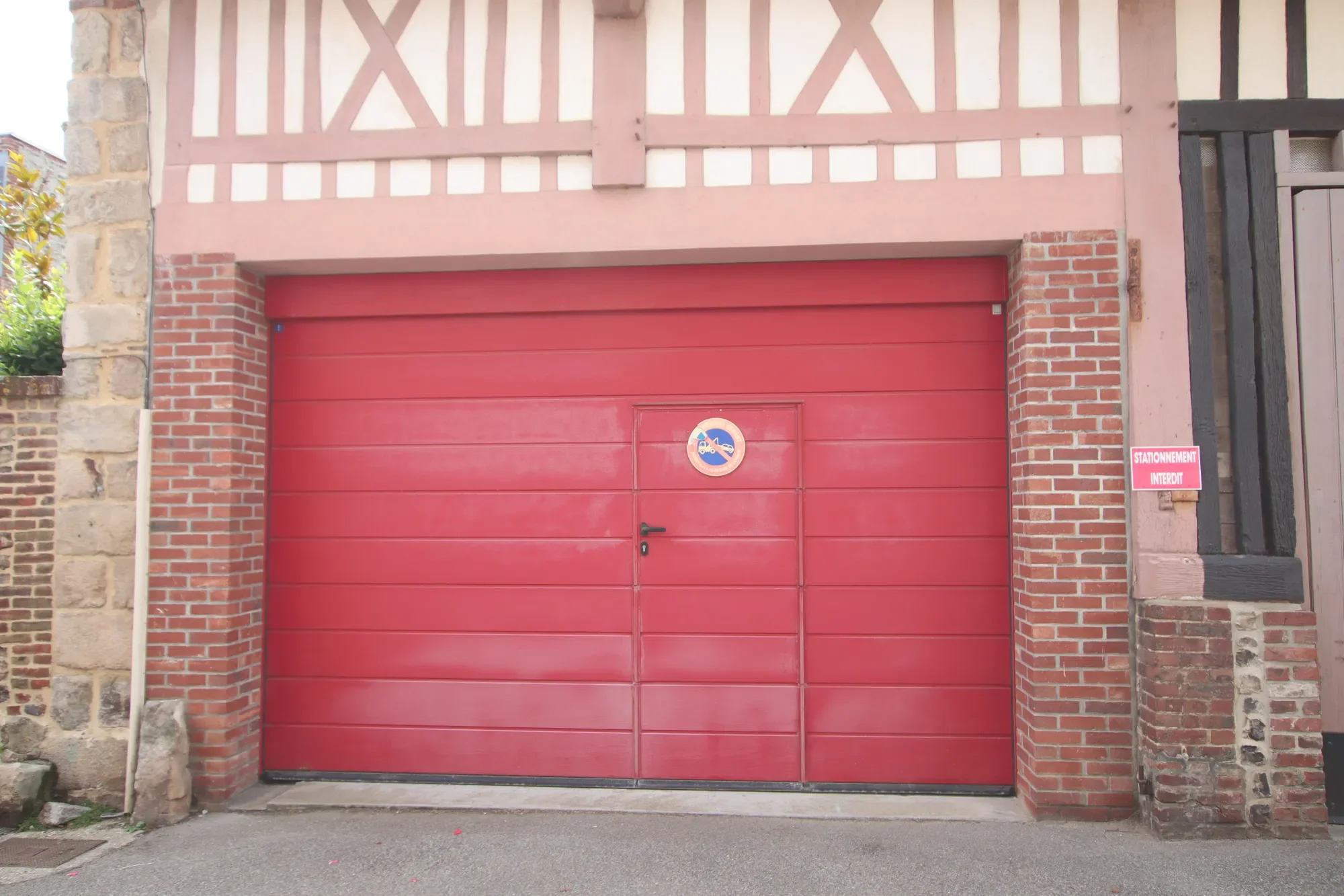 Veules-les-Roses, Normandy, France. - Photo 7