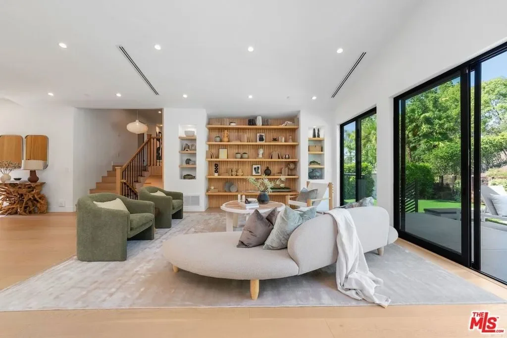20226 Lorenzana Drive, Los Angeles, California, United States. - Photo 18