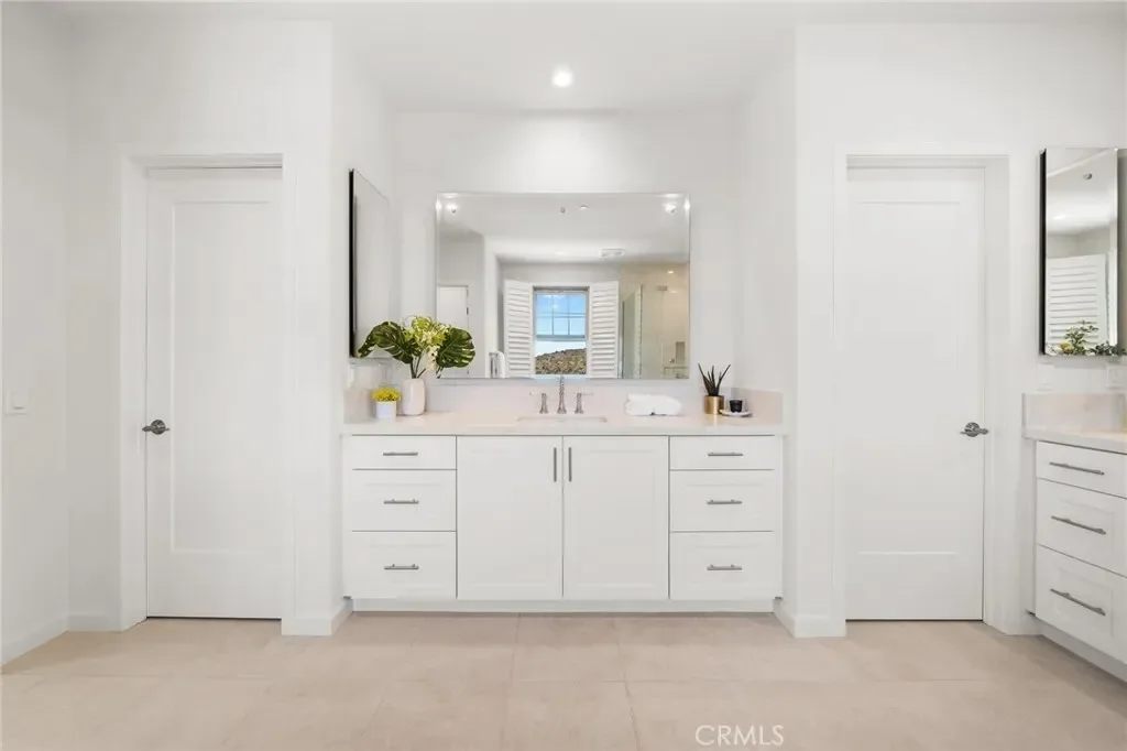246 Canterbury, Irvine, California, United States. - Photo 31