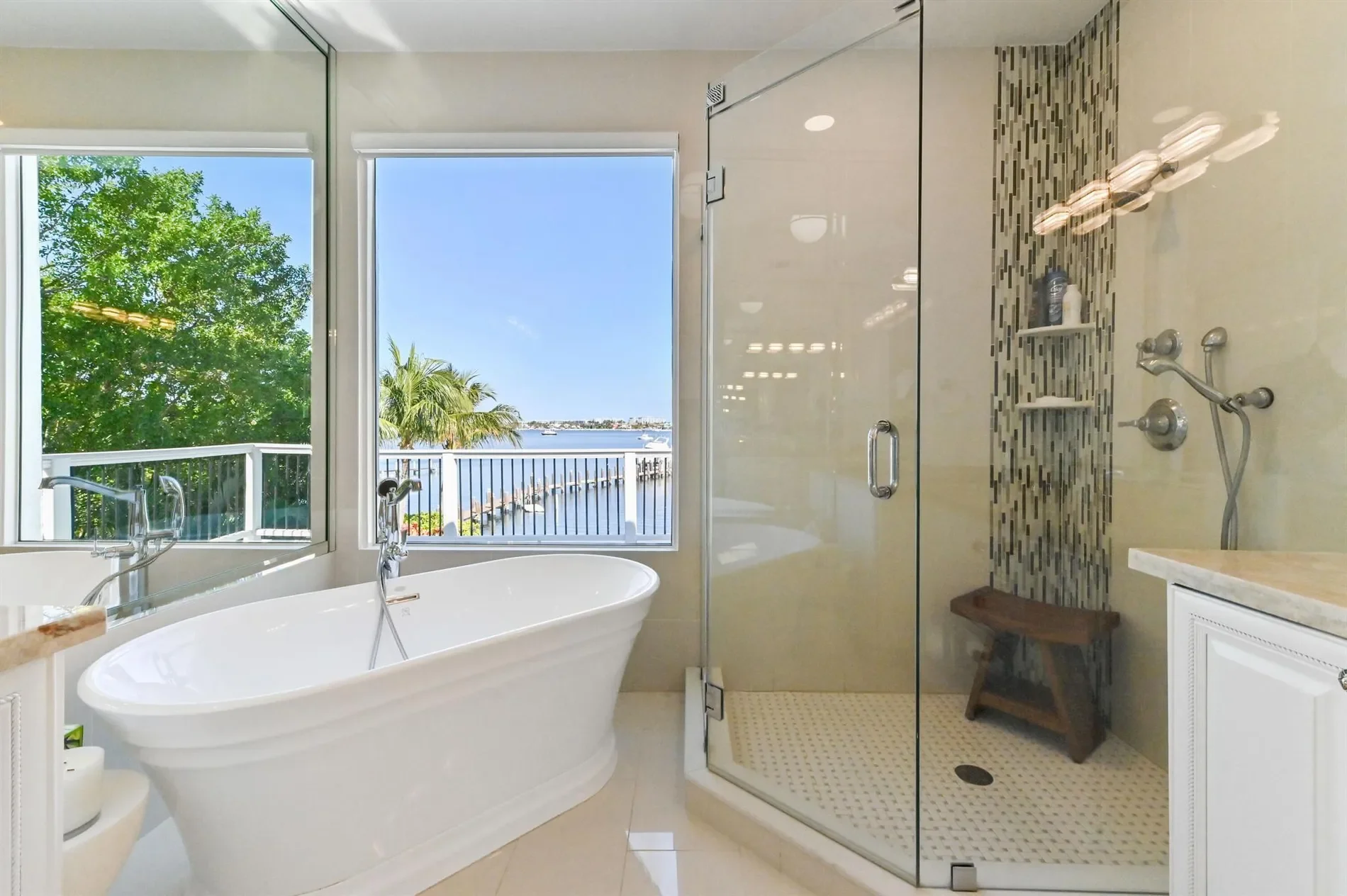 200 N Lake Drive, Lantana, Florida, United States. - Photo 25