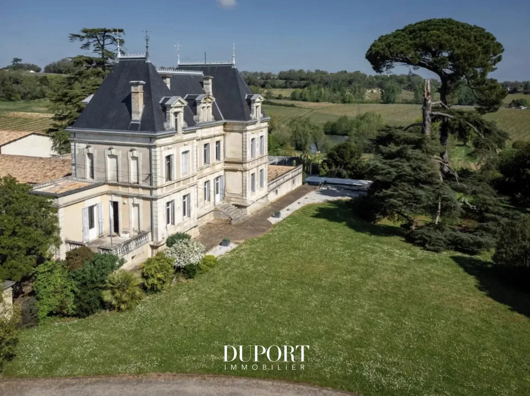 Exterior photo 2