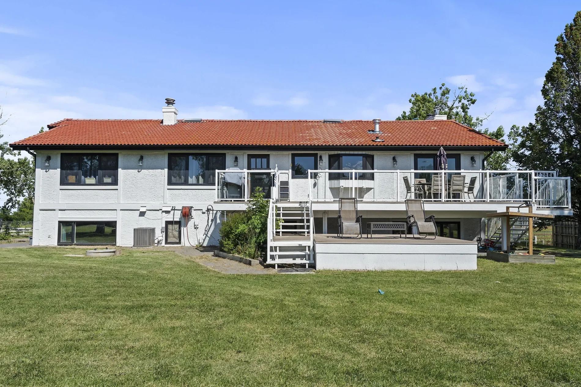 Exterior photo 7