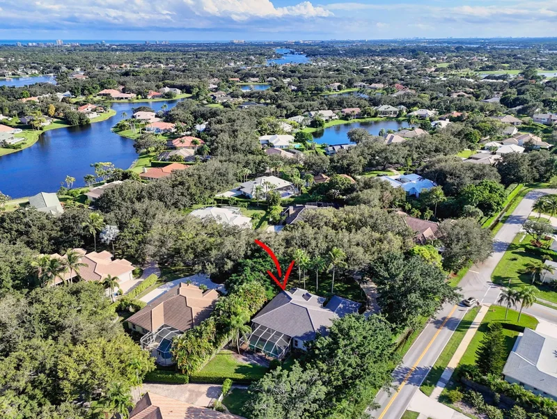 9923 SE Oak Tree Terrace, Tequesta, Florida, United States. - Photo 71