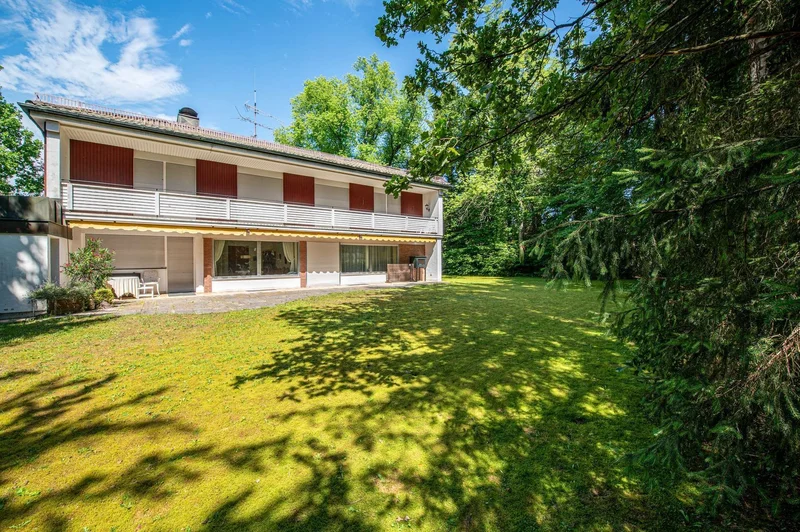 Top-class building plot of 2,883 m² in a prime location