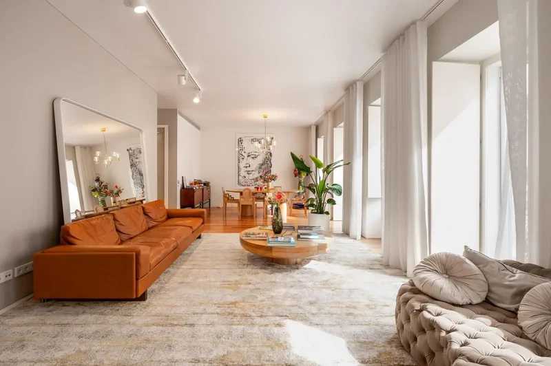 4 Bedroom Apartment With Parking, Lapa, Lisboa