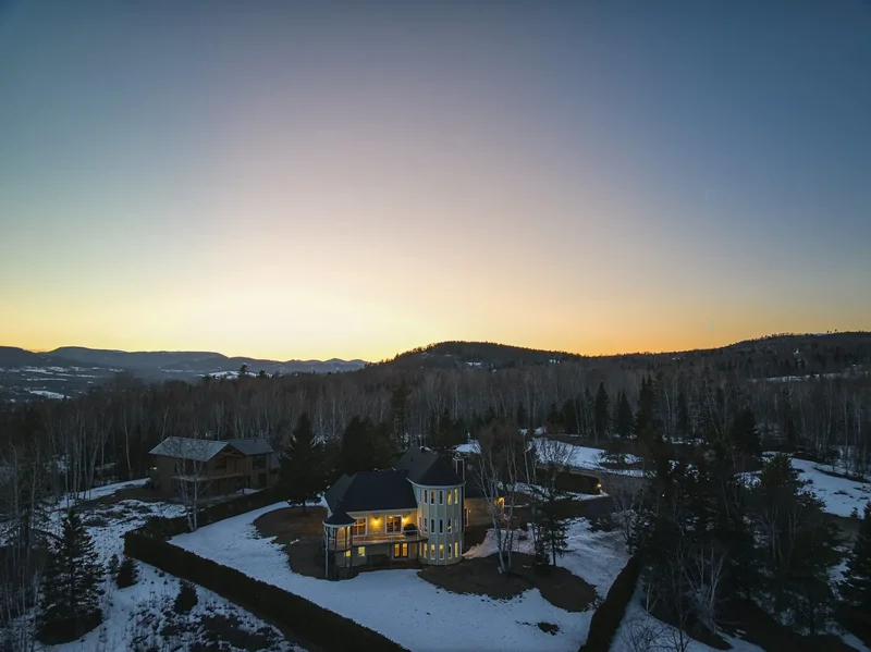 48 Rue du Noroît, Baie-Saint-Paul, Quebec, Canada. - Photo 3